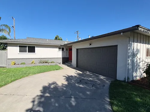 2925 N Crystal Ave Photo 1