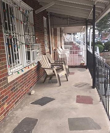 2nd image of 3316 Lurting Ave
