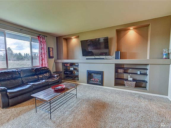 2nd image of 625 204th Street Ct E