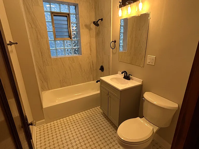 1458 W Edgewater Ave — Photo 9