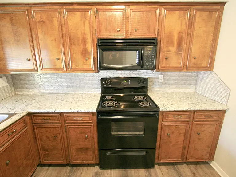 2301 Raintree Dr — Photo 10