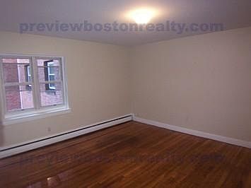 2nd image of 67 Chiswick Rd #111