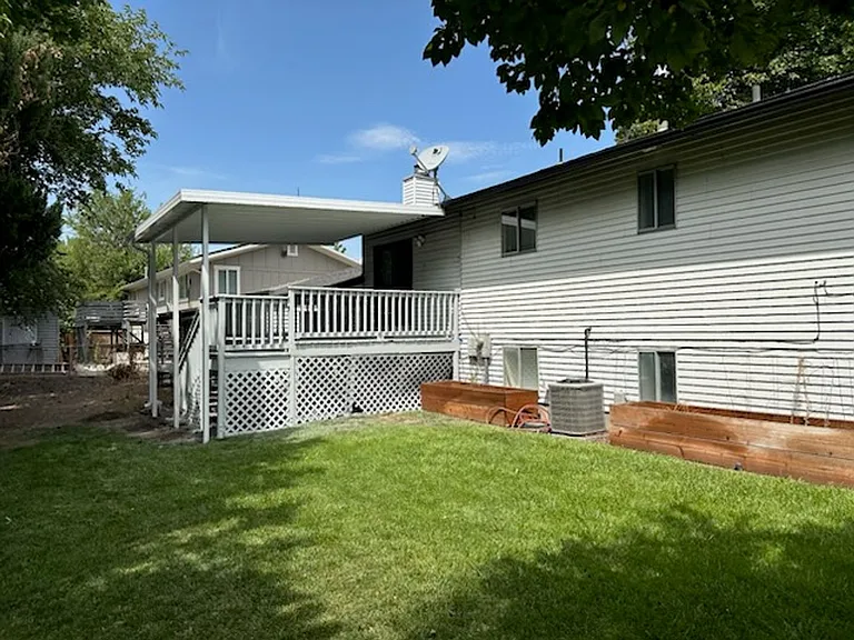 2151 W 300 N — Photo 27
