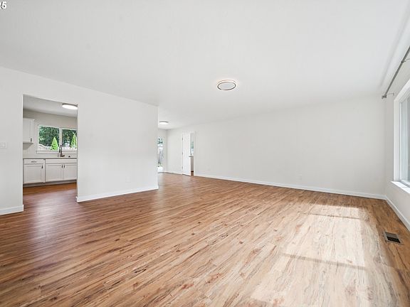 4th image of 5665 Washington Ct