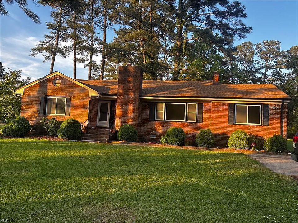 1st image of 724 Bells Mill Rd