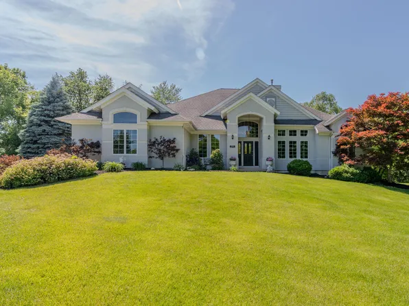 5684 Parkview Ct, Ann Arbor, MI 48108