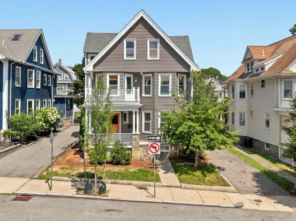 39 Ainsworth St, Roslindale, MA 02131