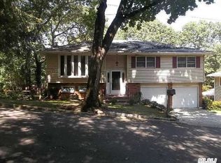 115 Pleasant St, Huntington, NY 11743