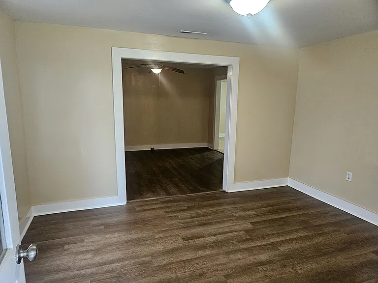 837 Sycamore Ave — Photo 9