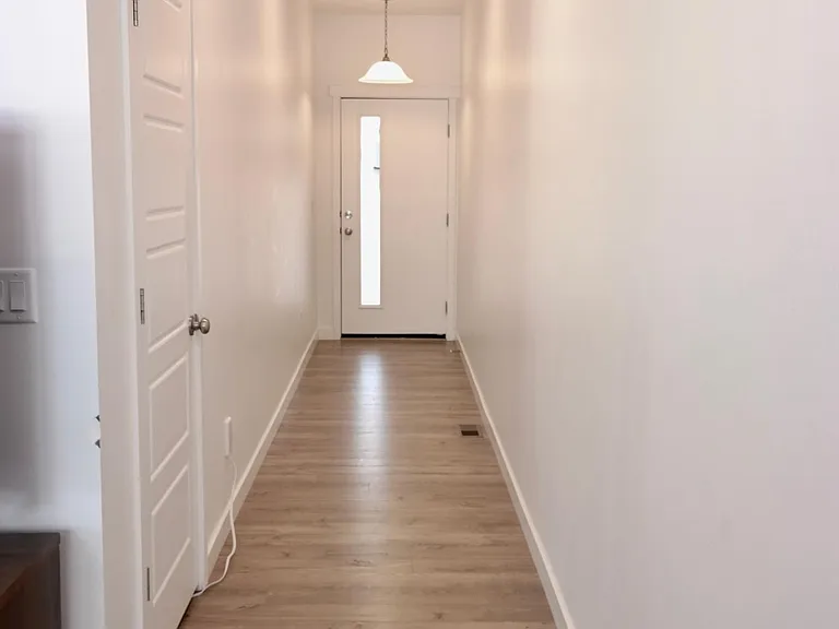 1088 S Lilac Way — Photo 6