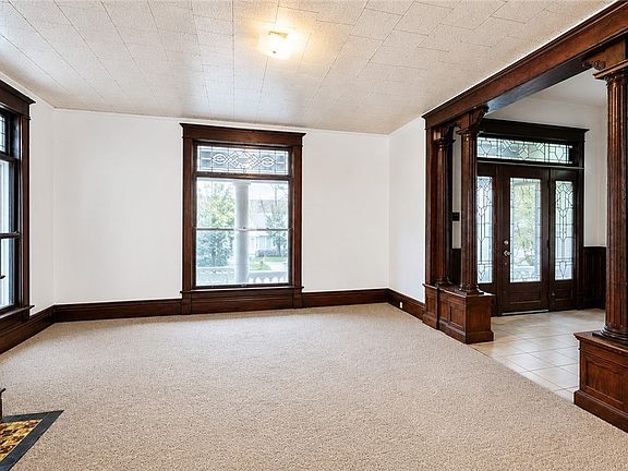 2nd image of 216 Fairview Ave