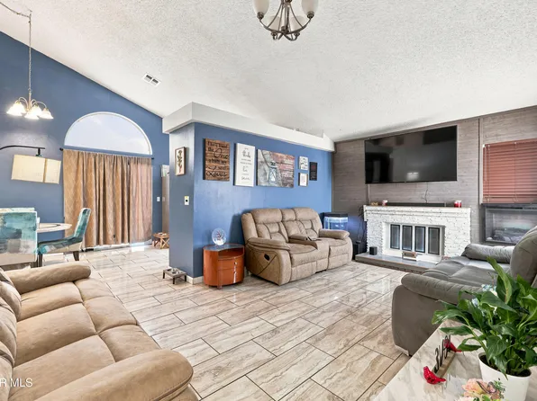 5344 Sunburst Dr, Palmdale, CA 93552