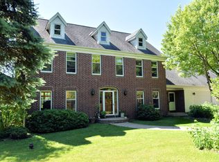 6301 Loland Dr, Waterford, WI 53185
