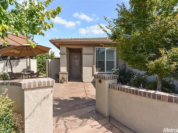 3rd image of 1797 Dogwood Glen Way
