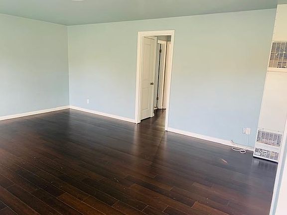 2nd image of 1312 Warren Ave