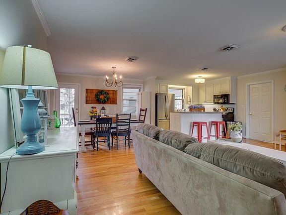 5th image of 309 Gaywood Dr