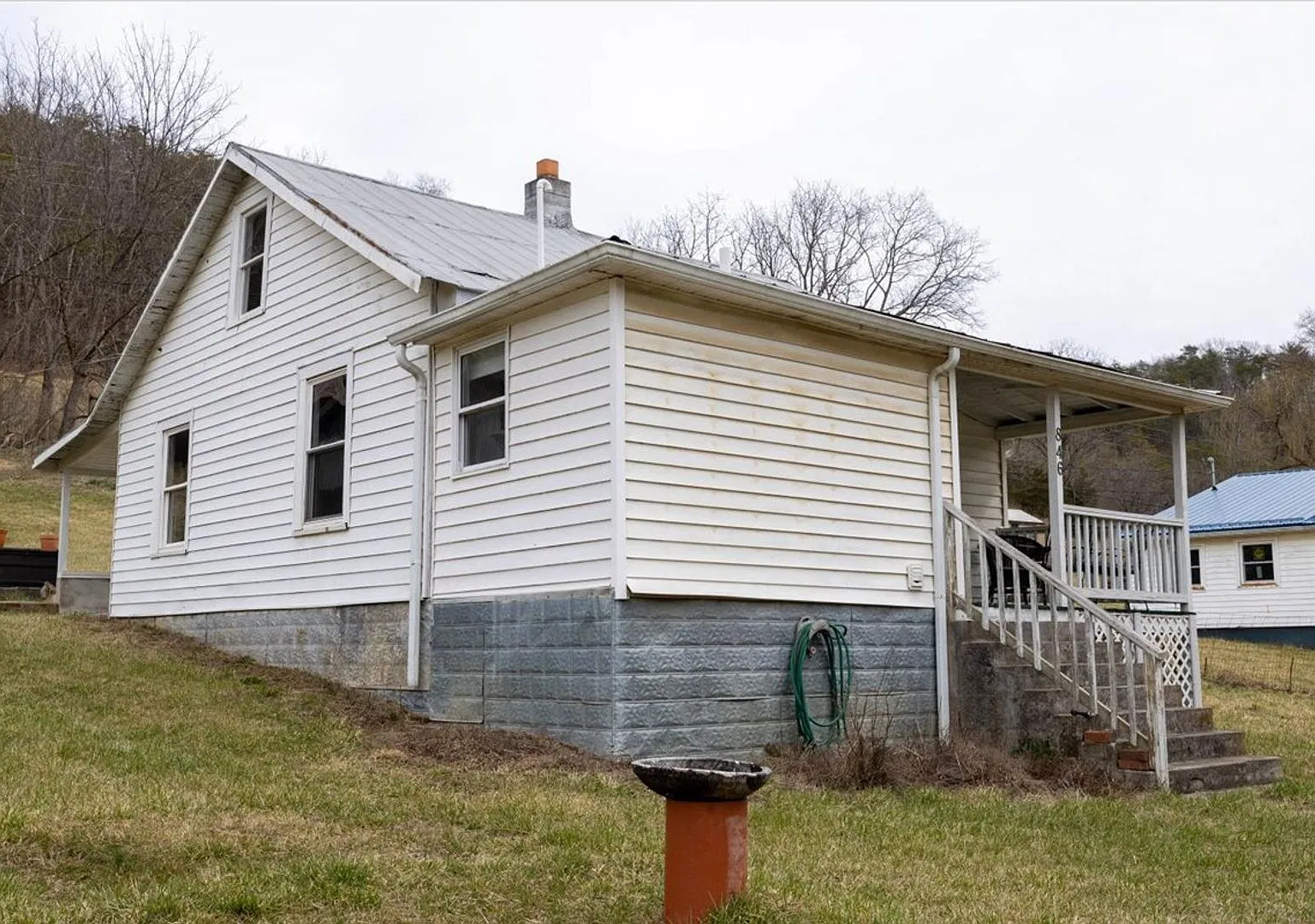 Cozy Living in a Convenient Christiansburg Location — Photo 1