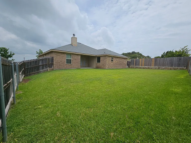 6211 Newcastle Dr — Photo 30