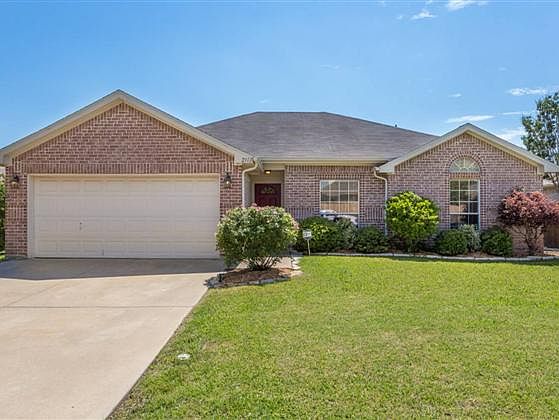 1st image of 2113 Savannah Dr