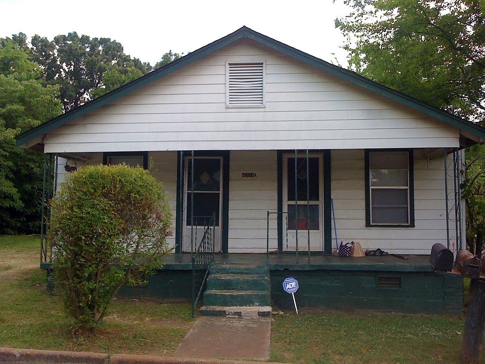 1st image of 4001 21st St NE