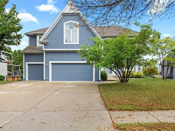 17612 W 84th Ter, Lenexa, KS 66219