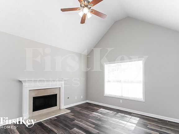 3rd image of 142 N Springs Dr