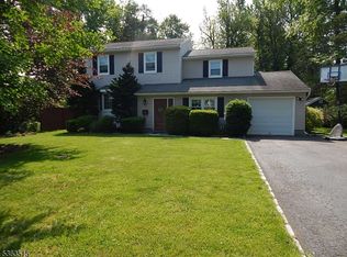 6 Sun Valley Way, Fanwood, NJ 07023