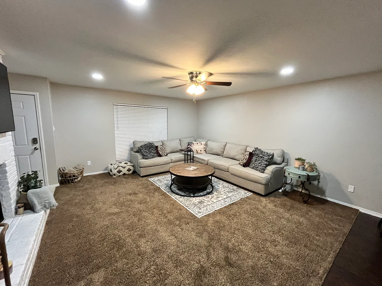 3 bed, 1400 sqft, $2,000 — Photo 3