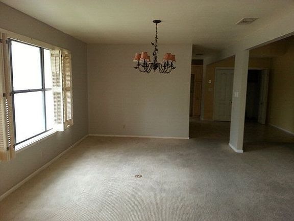 5th image of 202 Magdalena Dr