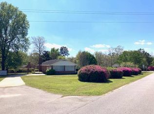 602 Pickwood Dr, Manning, SC 29102