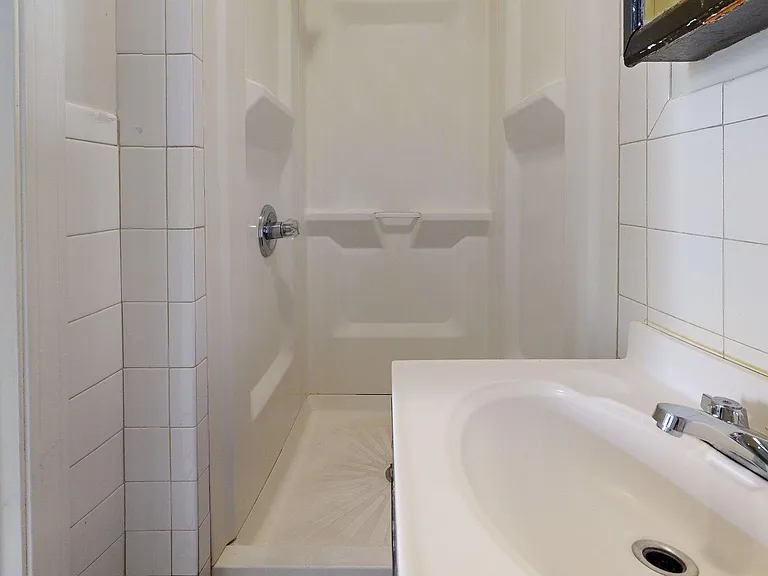 60-62 Chelsea St #1 — Photo 7