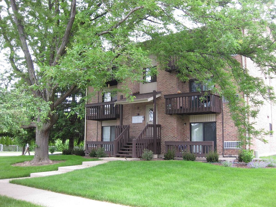 beautiful front entry curb appeal