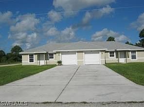 JUST REDUCED!! GREAT LG 3 BEDROOM TWO BATH ONE CAR GARAGE OPEN CONCEPT, WOOD AND TILED FLOORS THROUG