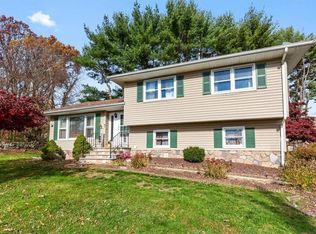 9 Dun Donald Cir, Middletown, NY 10941