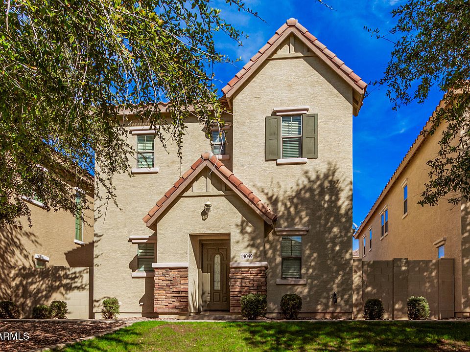 1st image of 14049 W COUNTRY GABLES Drive