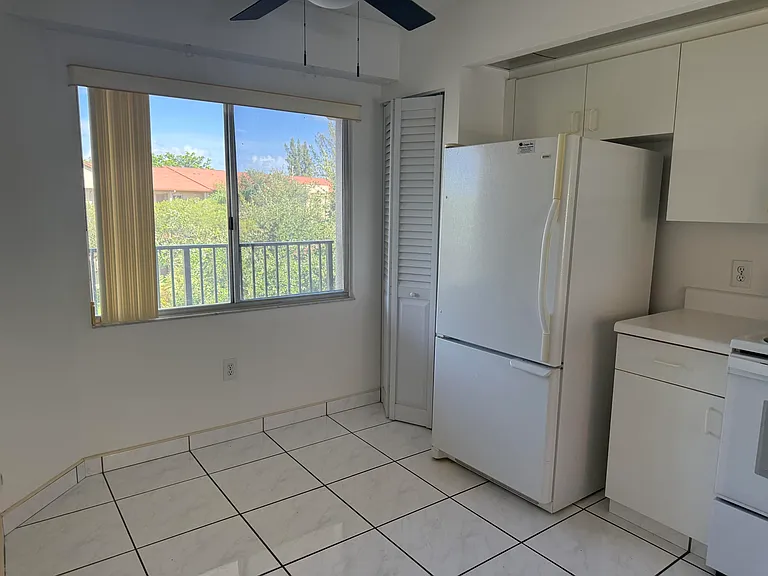 1001 SW 141st Ave #408K — Photo 5