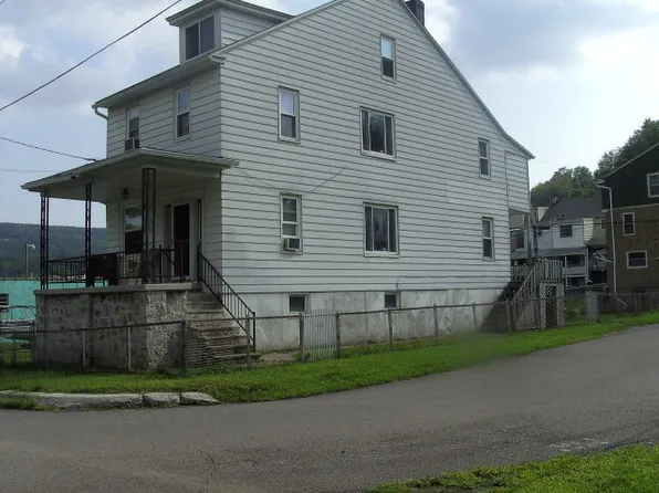 85 Macomb St, New Philadelphia, PA 17959