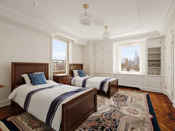 1049 5th Avenue image 10 of 12