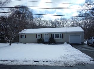 1356 Old Fall River Rd, Dartmouth, MA 02747