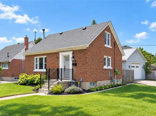 32 Belleview Ave, Kitchener, ON N2B 1G3