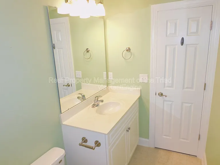 4 Rhododendron Dr — Photo 13