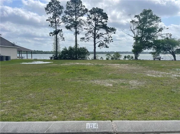 712 Northlake Dr, Covington, LA 70435