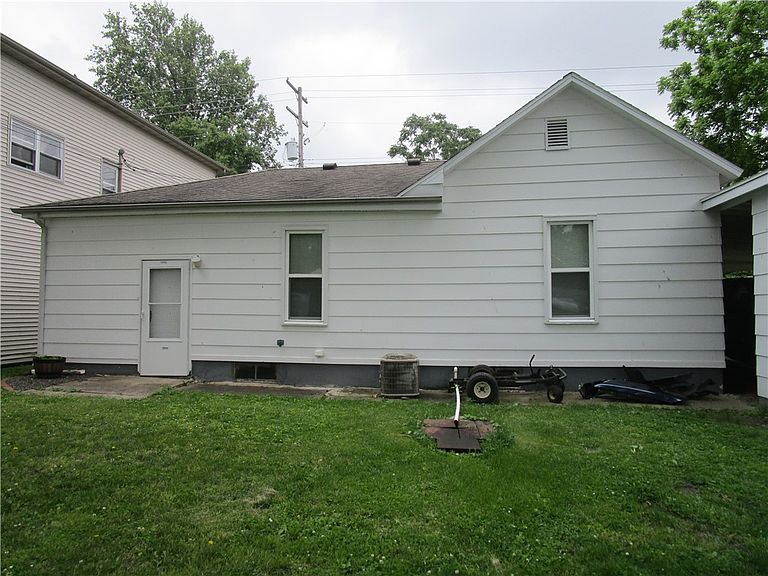 Listing photo 2