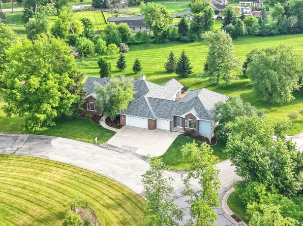 230 Bever Ln SE, Cedar Rapids, IA 52403