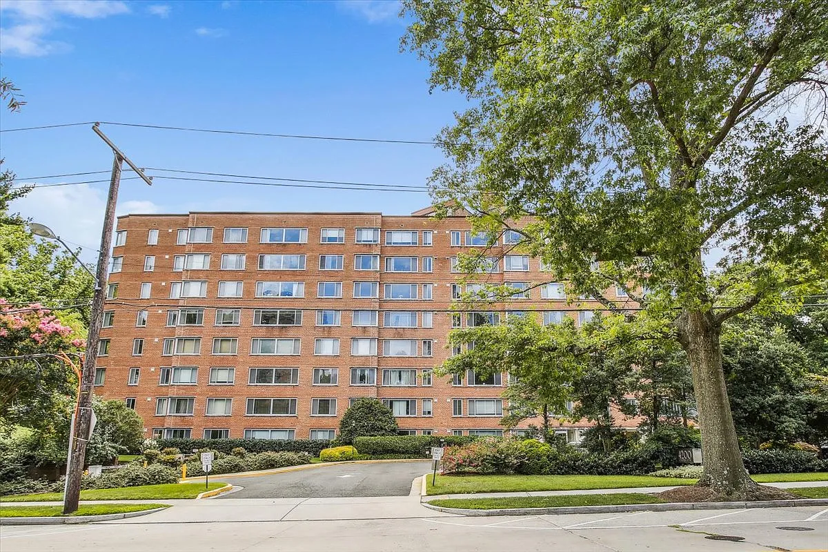 2 bed, 935 sqft, $2,500 — Photo 1