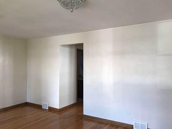4th image of 2052 N Lockwood Ave
