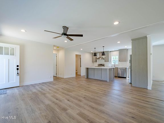 3rd image of 120 Edgewater Lane