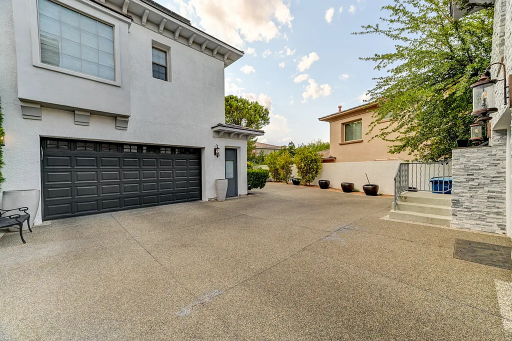 10212 Stone Briar Court - 1 — Photo 4