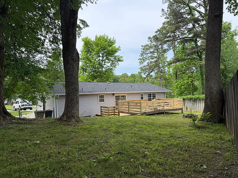 5912 Wooded Acres Dr — Photo 9