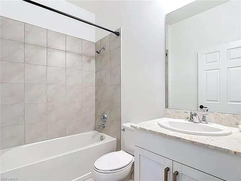 5045 Arancia Ln — Photo 7